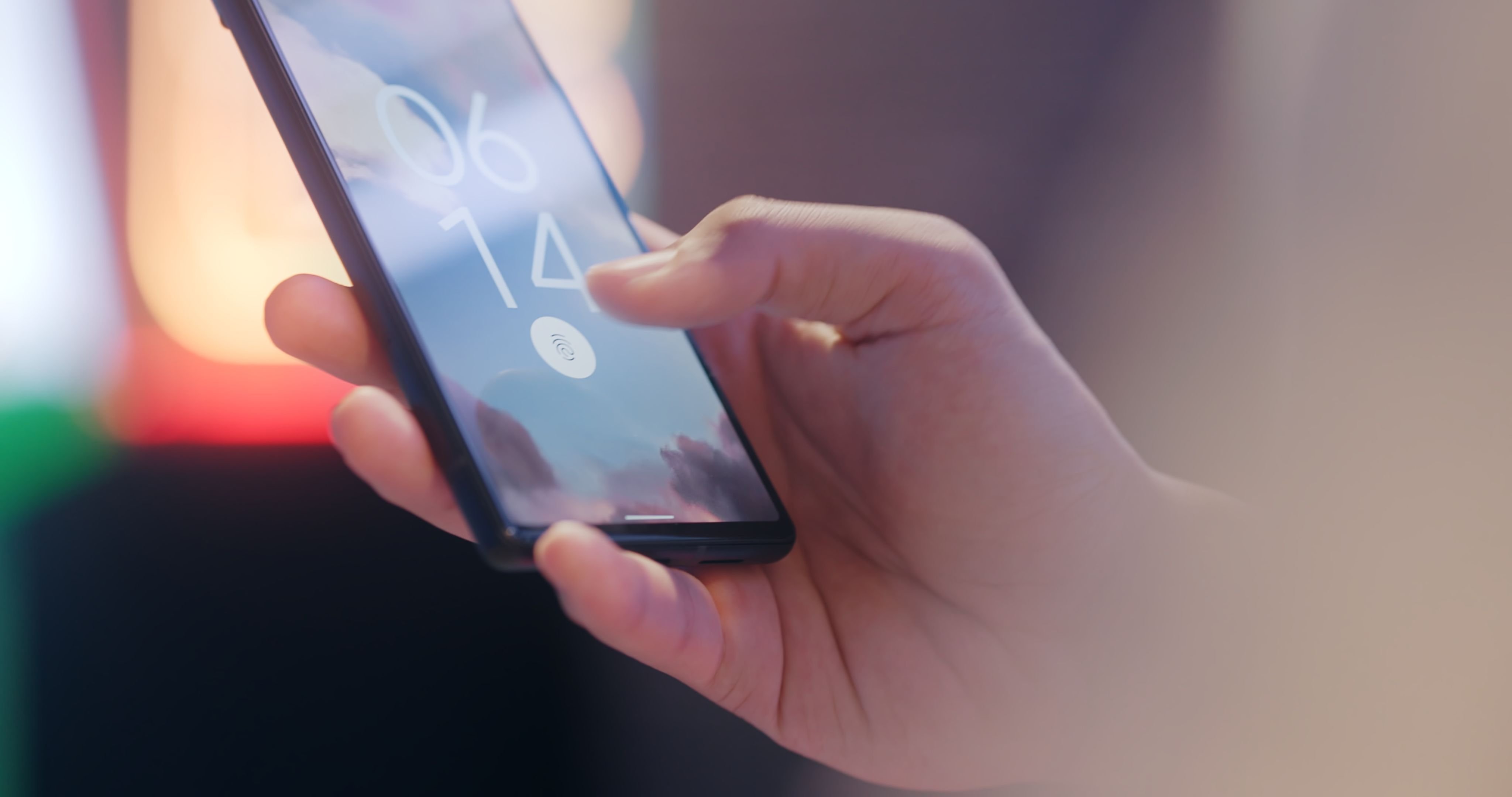 สมาร์ทโฟนแสดงหน้าจอแอปพลิเคชัน — smartphone fingerprint lock